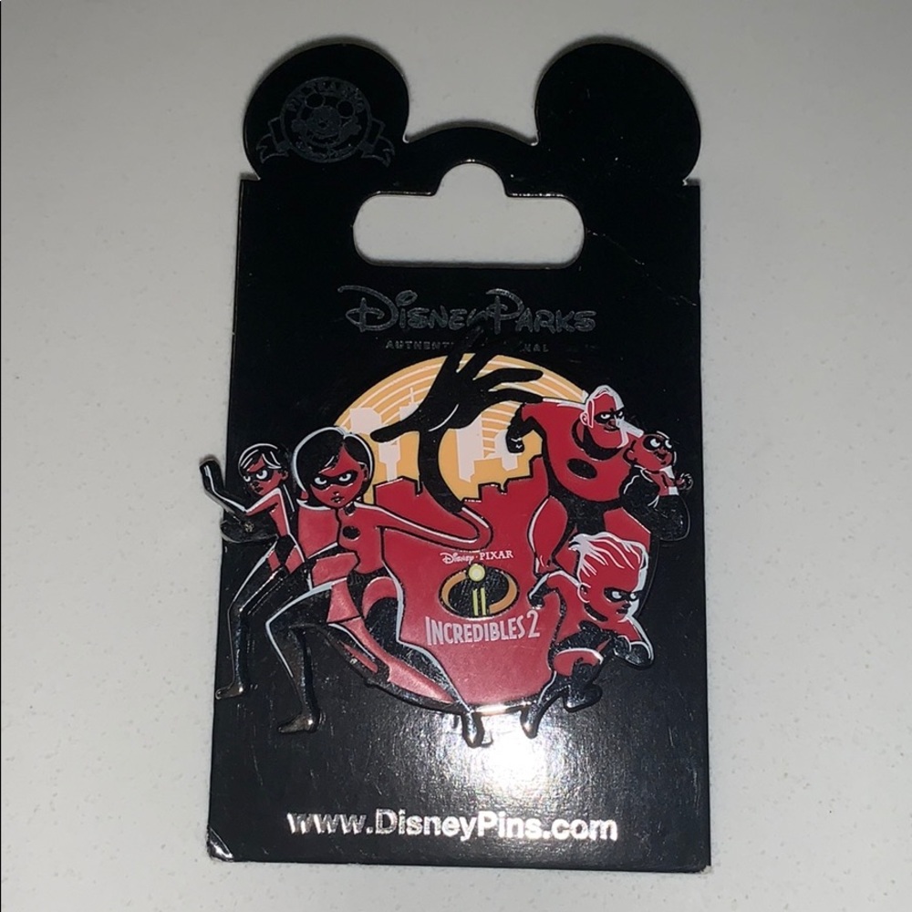 Disney Parks Incredibles 2 pin. NWT